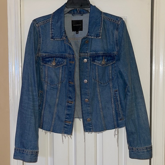 Dynamite Denim Jacket💙 - Picture 2 of 7